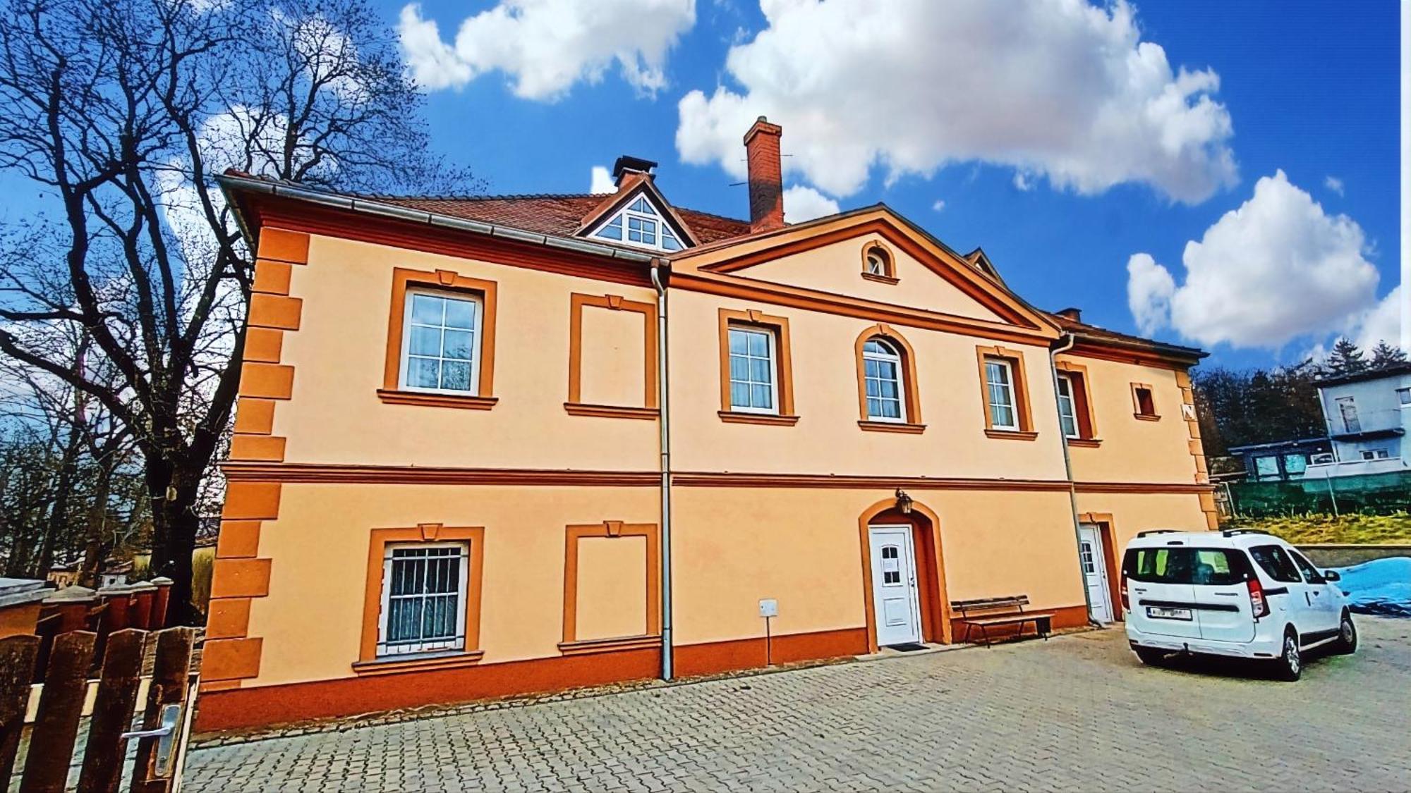 Apartments Gato Karlovy Vary Dalovice Kültér fotó